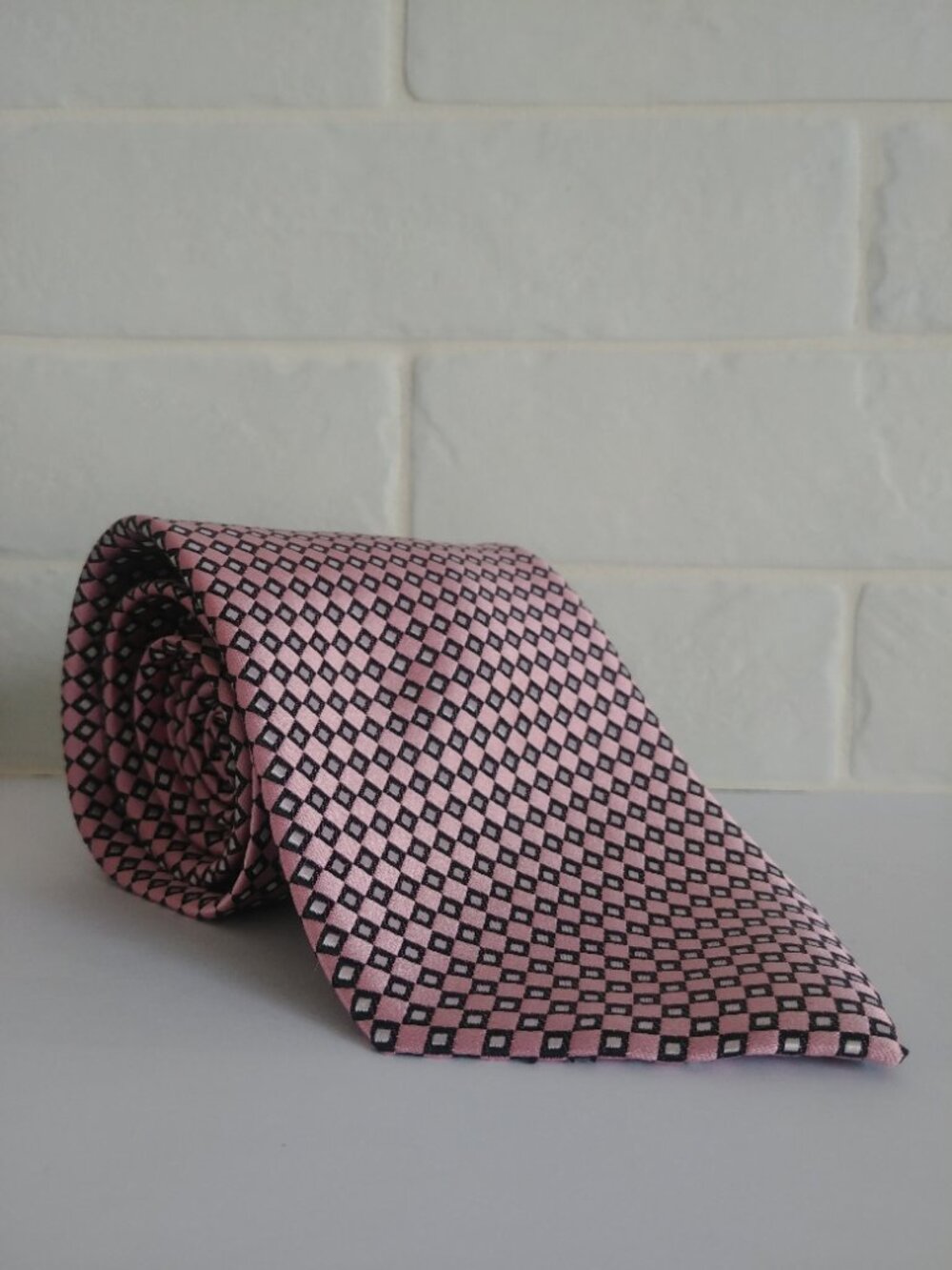 Fabio Fazio 100% silk hand made tie pink with black and white geometric pattern